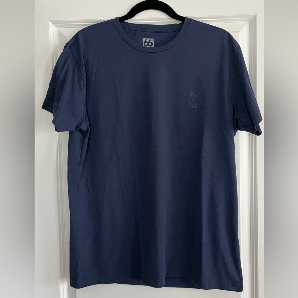 66 North tee shirt - Navy Size Large
